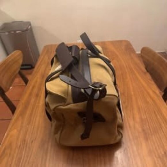 Filson Small Duffel Bag Tan Rugged Twill Brass Hardware Leather Straps NWT - Picture 5 of 7